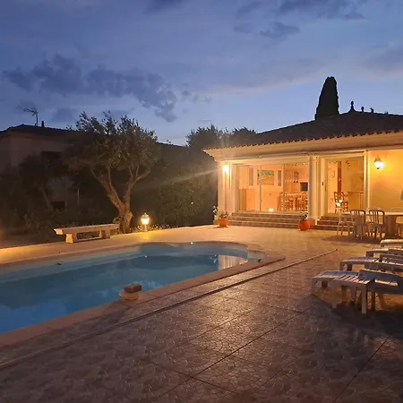 Hébergement de vacances Maison 3 Avec Piscine à 5 Min à Pied De La Bandol